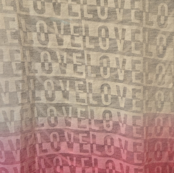 Active t shirt top blouse pink white "love" all over juniors large distressed NW - Picture 2 of 6